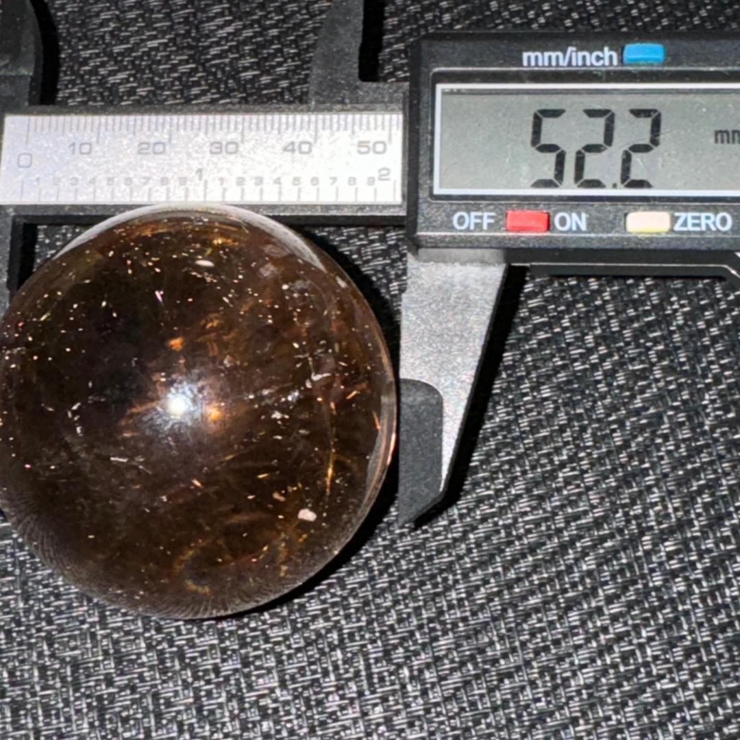 金運アップ◇ゴールドルチルクォーツ（虹入り）◇丸玉　約52.2㎜