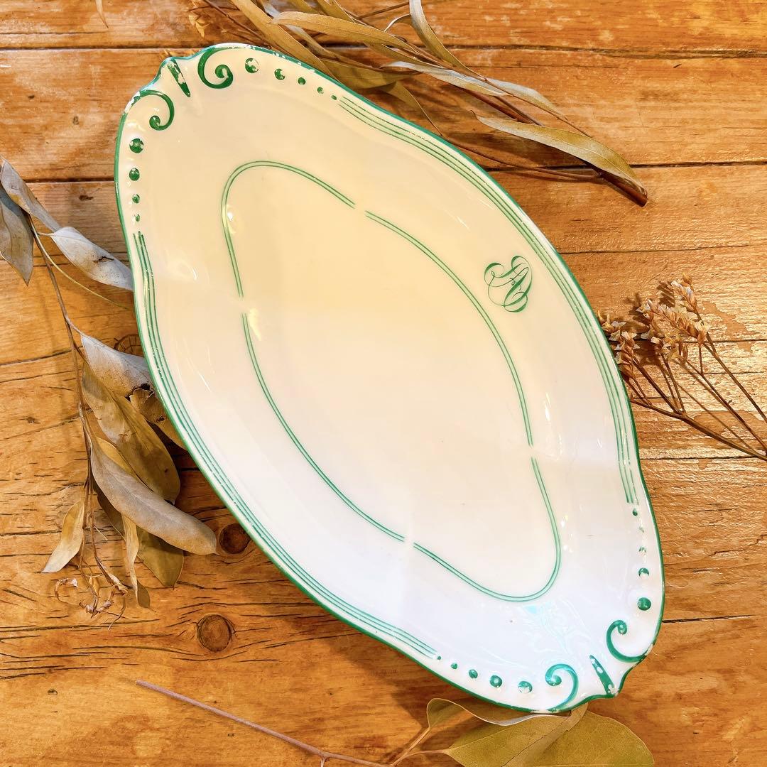 A パリ窯　グリーンラインが素敵なラヴィエ
