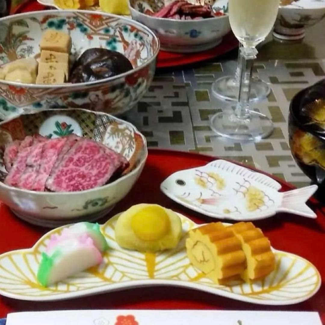 【新品】【大人気】有田焼幸楽窯　錦白金松葉形前菜皿3枚セット　縁起物