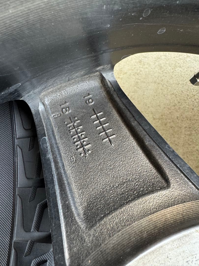 jb74 ジムニーシエラ　ジムニーノマド　スタッドレスタイヤ ホイール付き　4本