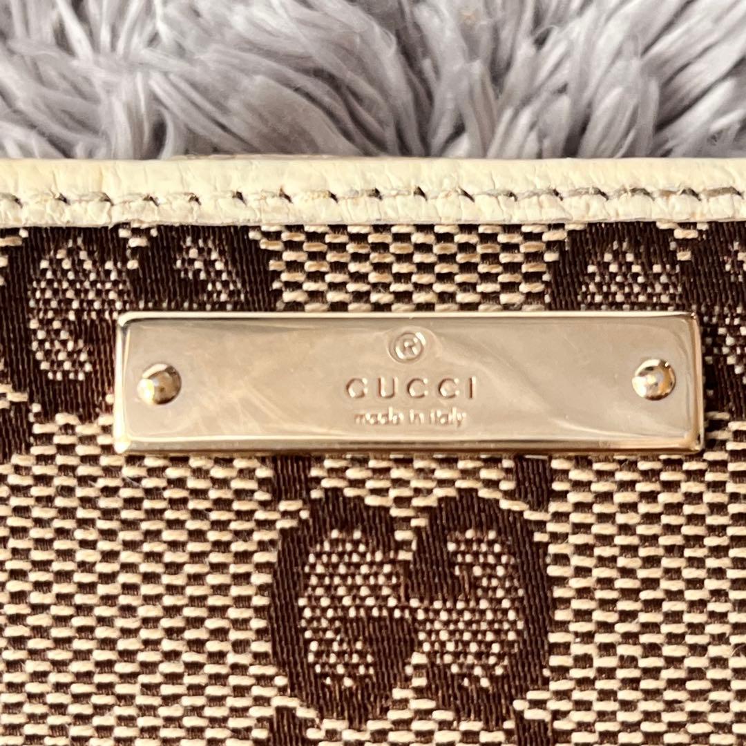 GUCCI 折り財布　GGキャンバス ホワイト　ロゴプレート　メンズ　レディース
