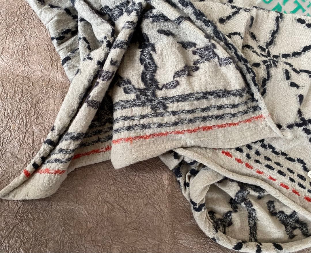 KAPITAL／キャピタル　縮絨ウール　刺し子マフラー　／ストール　　アイボリー