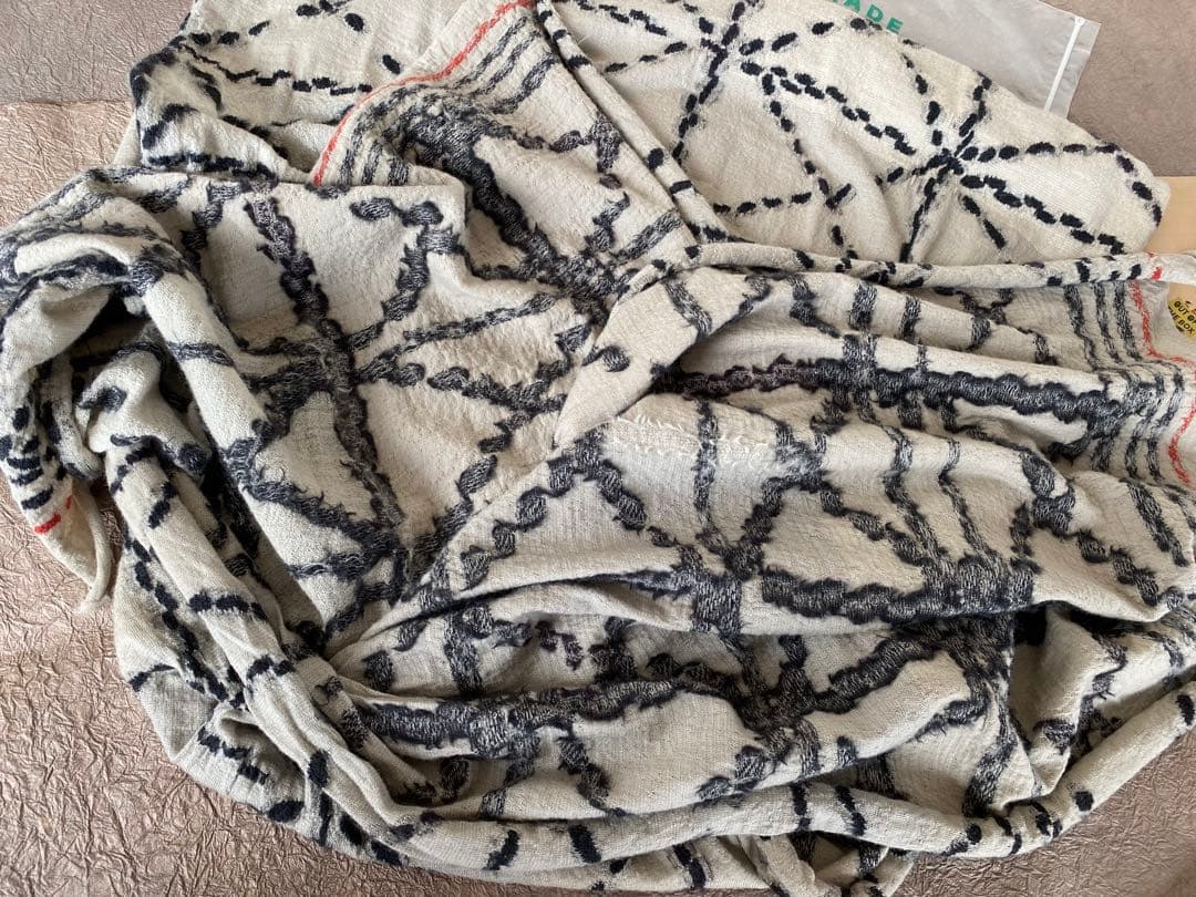 KAPITAL／キャピタル　縮絨ウール　刺し子マフラー　／ストール　　アイボリー