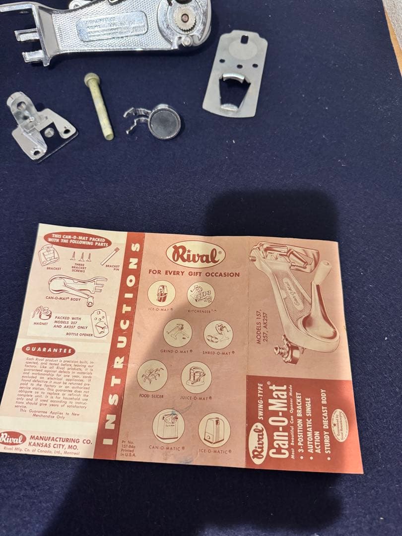 RIVAL のヴィンテージ缶とボトルオープナー