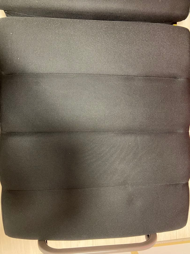 黒い折りたたみベッド キャスター付き