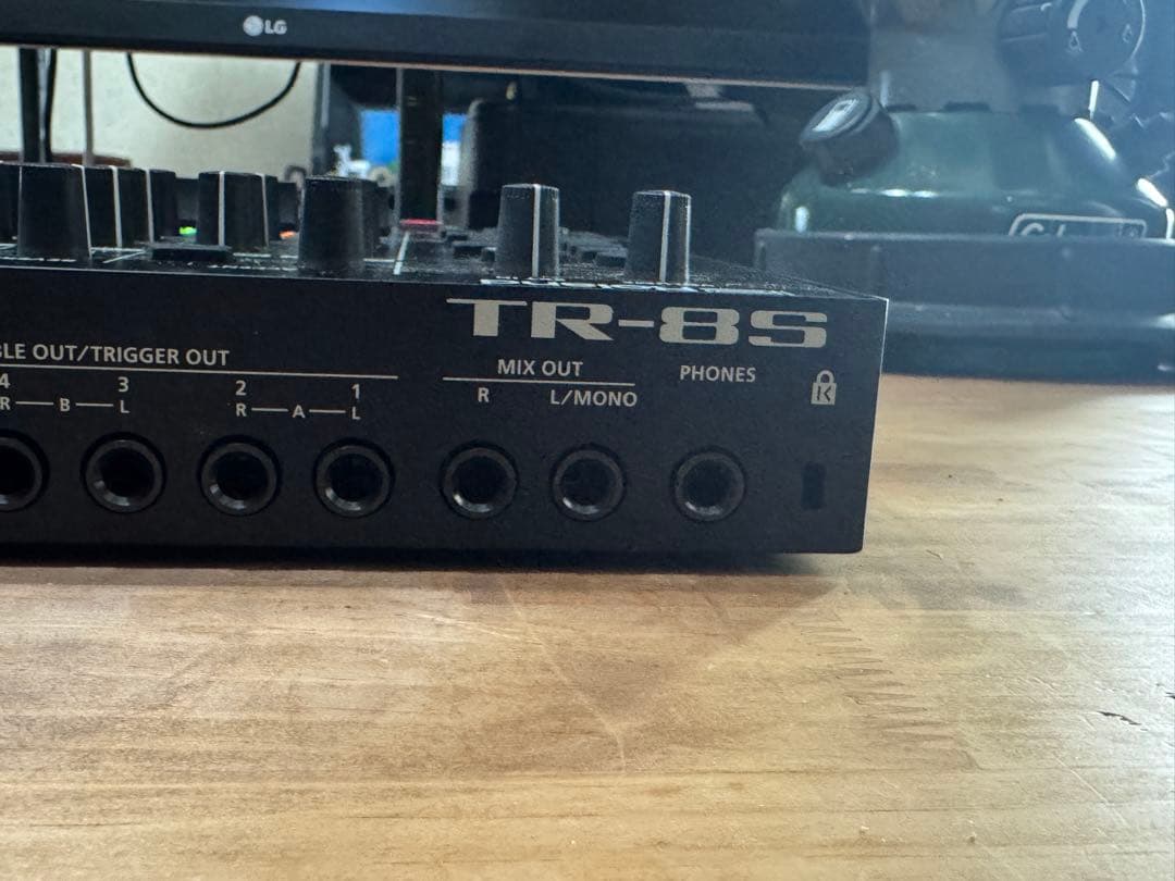 Roland　AIRA series TR-8S