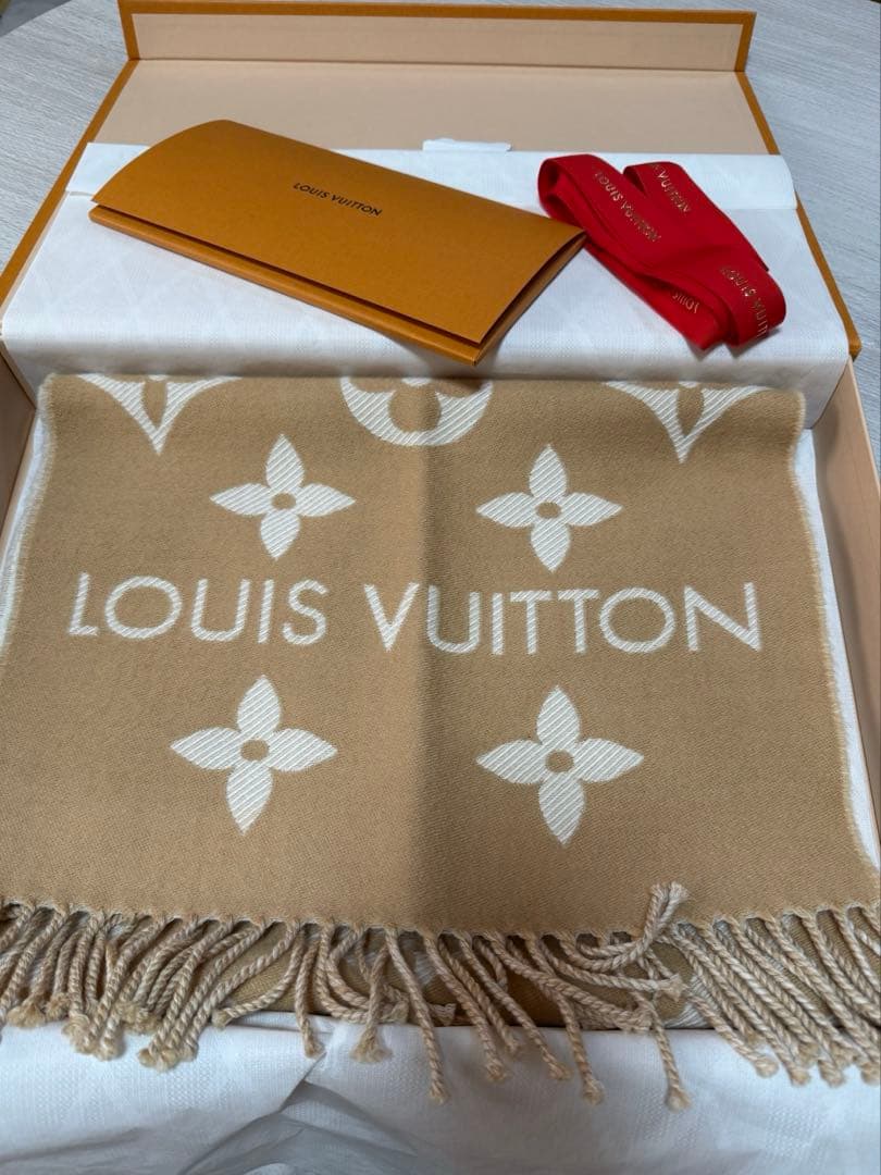 美品ルイヴィトンマフラー　レディース