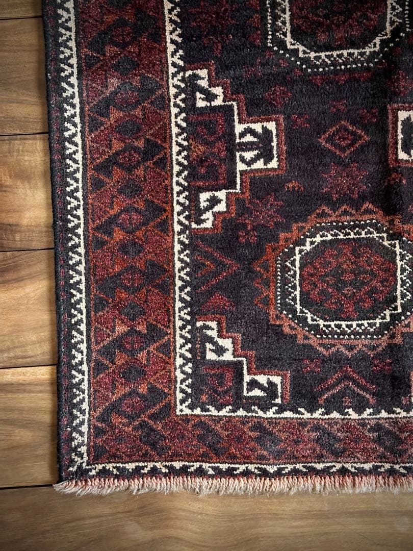 トライバルラグ　ヴィンテージラグ　ペルシャ絨毯　バルーチ族　プリミティブアート