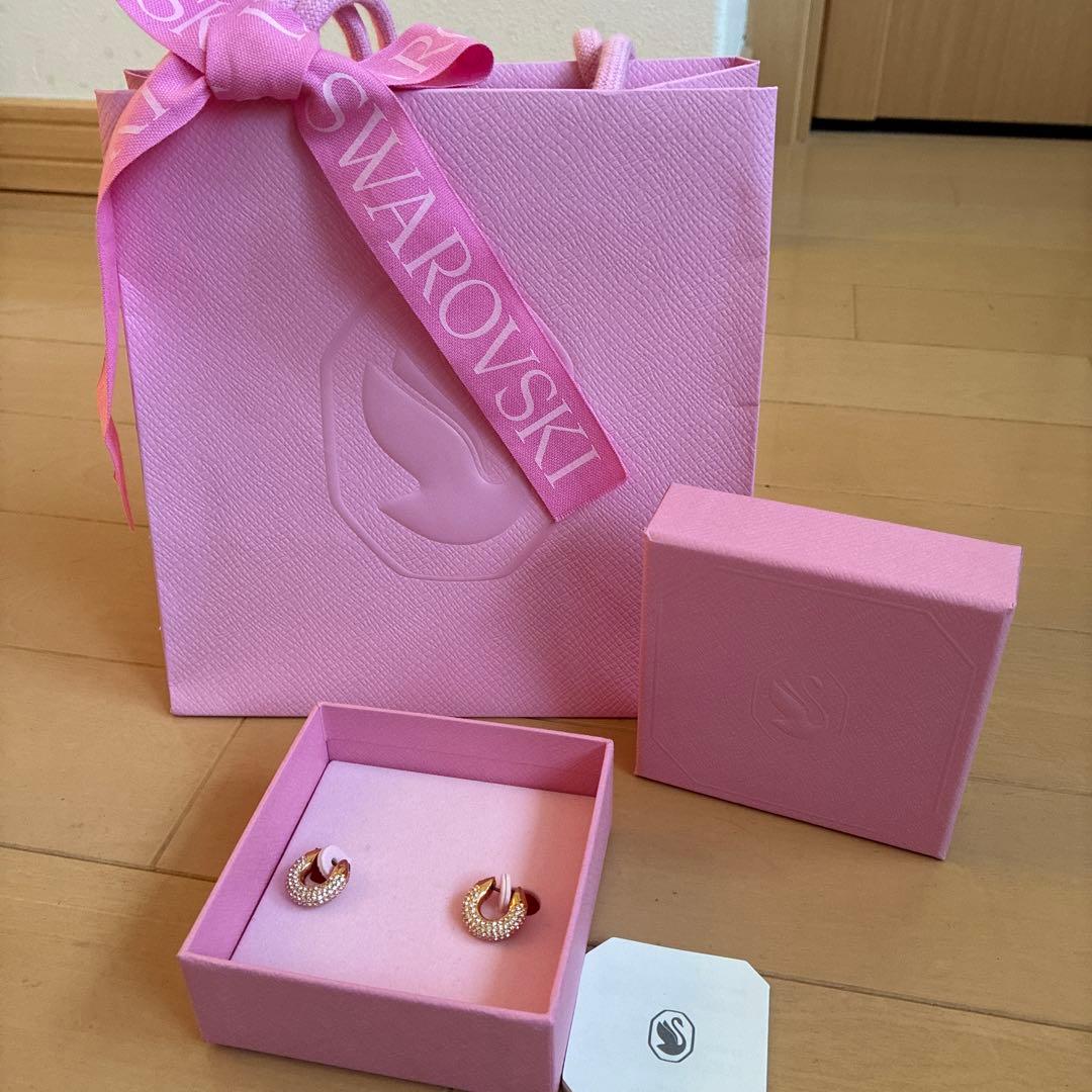 正規品　SWAROVSKI ピンクゴールド　フープピアス