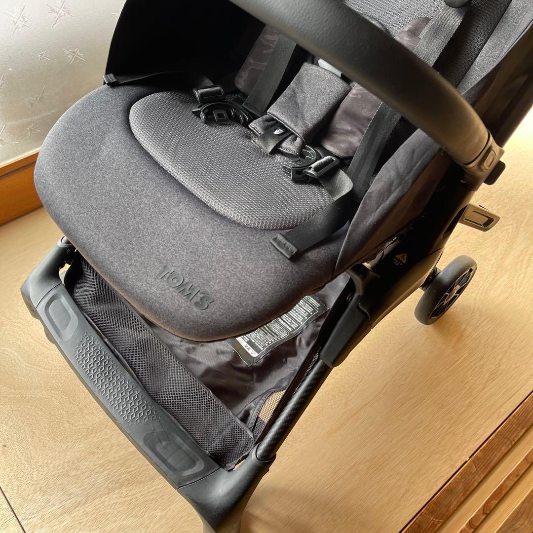 トムス　ベビーカー