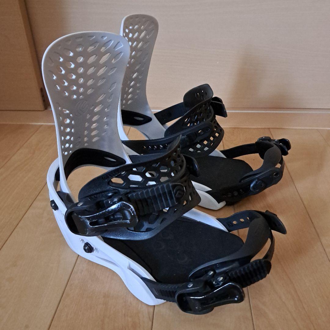 FLUX キッズ スノーボードビンディング XS ホワイト