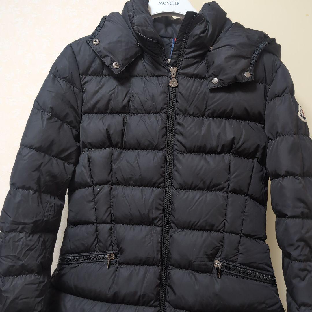 モンクレールジュニアダウンコートフード付き