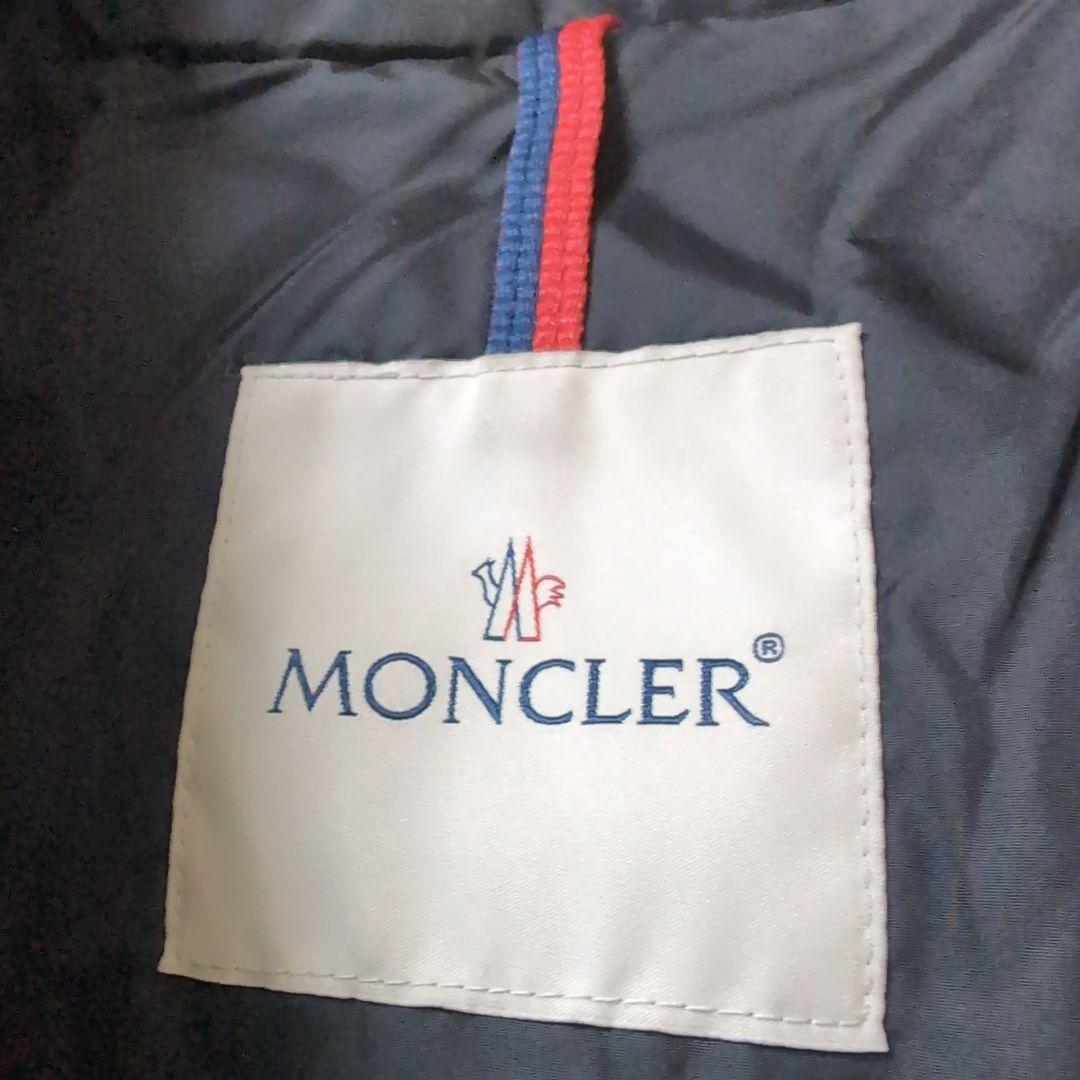 モンクレールジュニアダウンコートフード付き