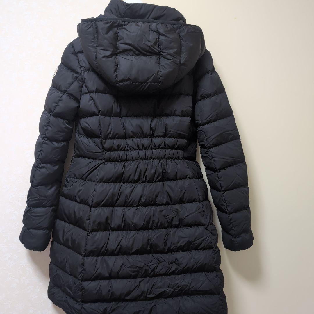 モンクレールジュニアダウンコートフード付き