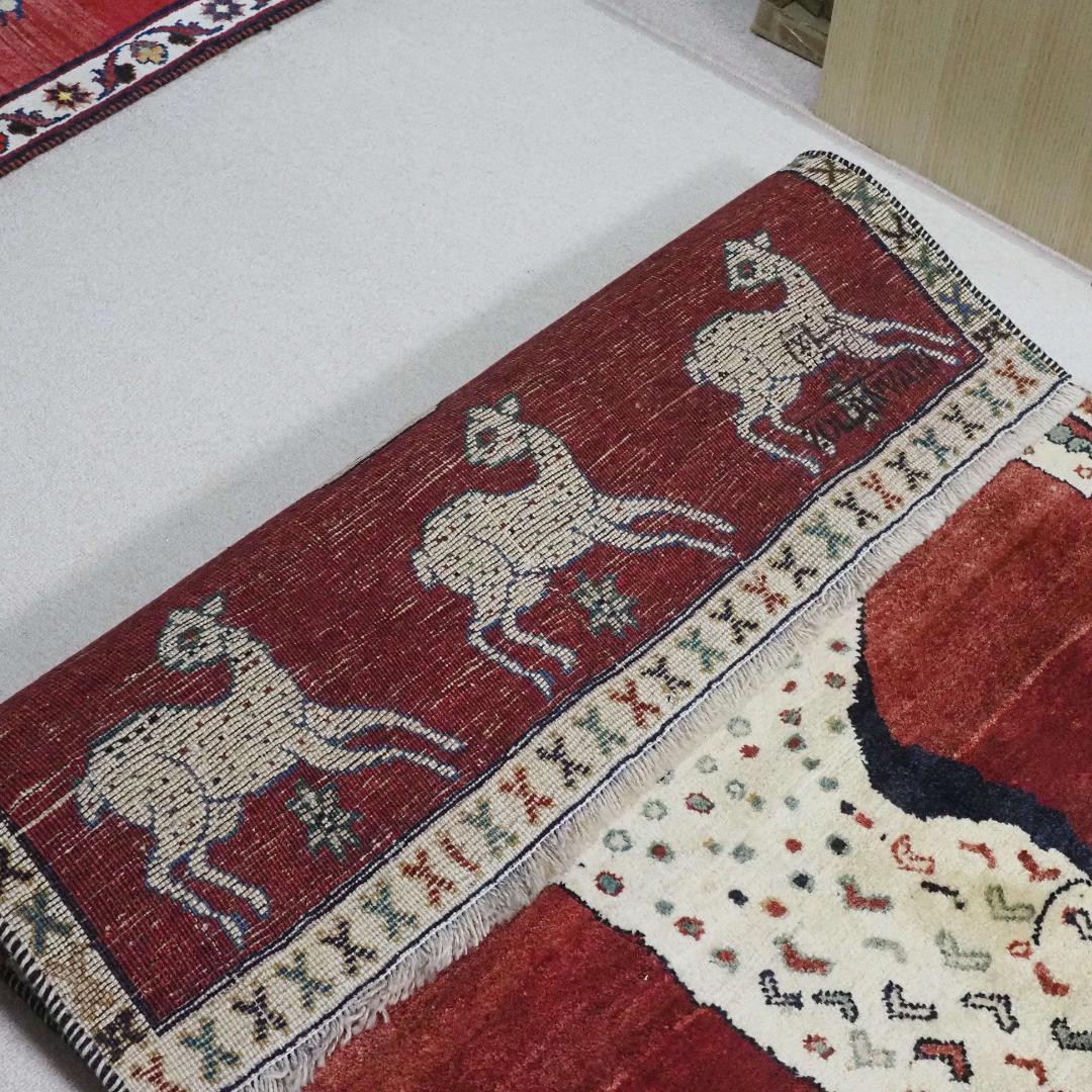 オールド・ギャッベ（ライオンと子鹿）ゾランヴァリ製　1.73×0.96ｍ