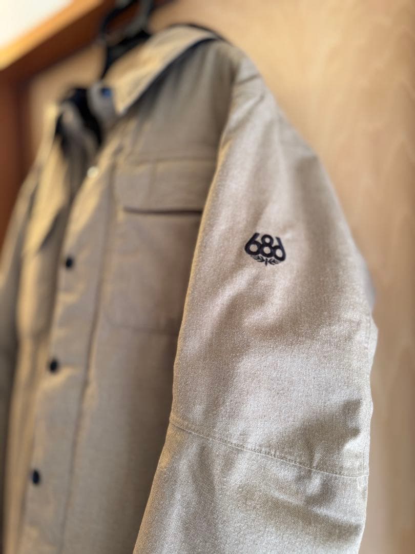 SIXEIGHTSIX 686 スノーボードウェア　上下　オーセンティック