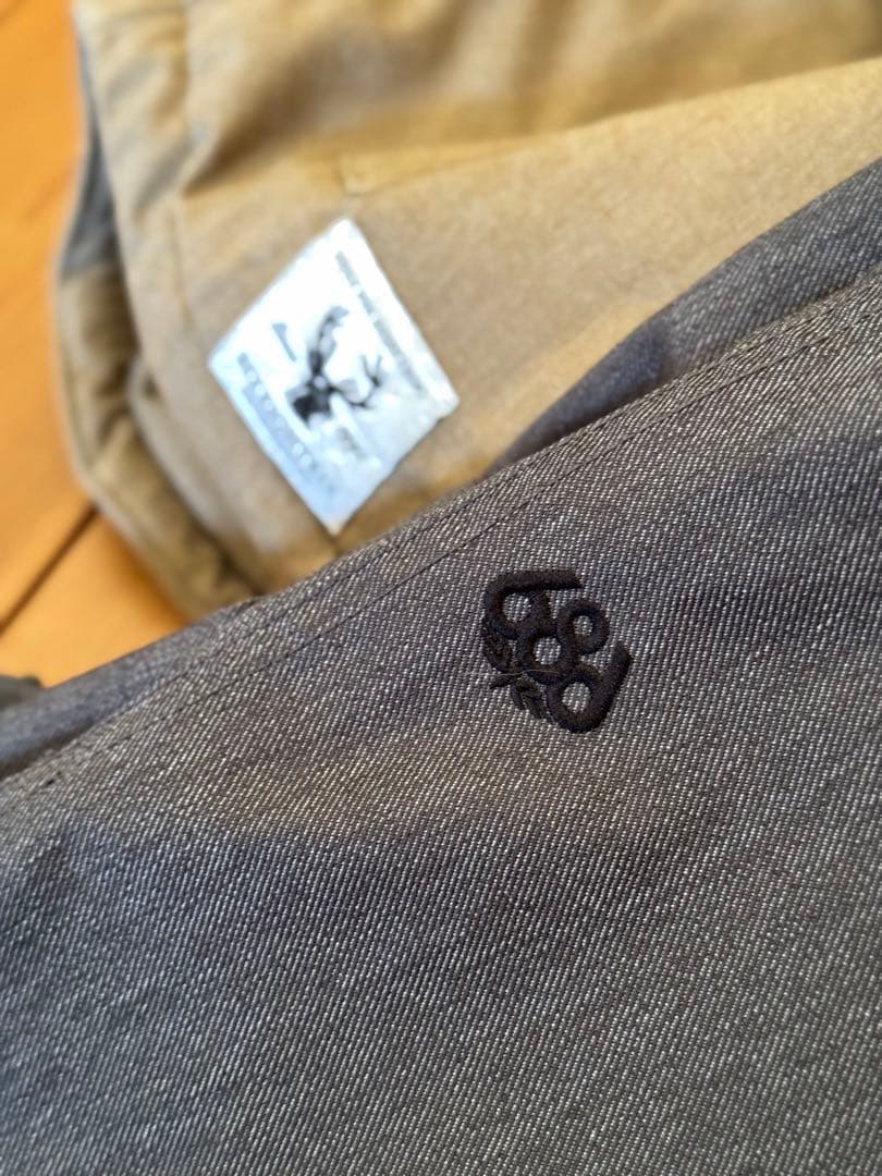 SIXEIGHTSIX 686 スノーボードウェア　上下　オーセンティック