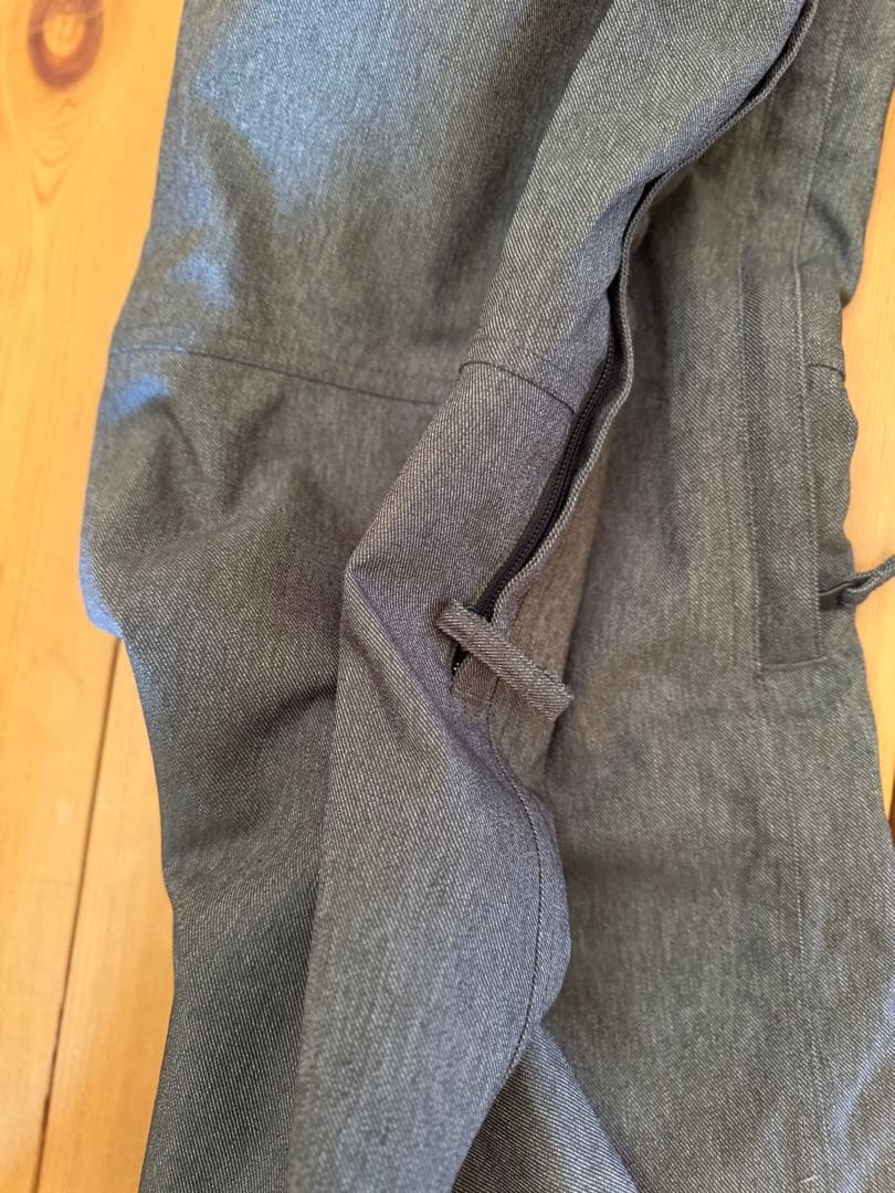 SIXEIGHTSIX 686 スノーボードウェア　上下　オーセンティック