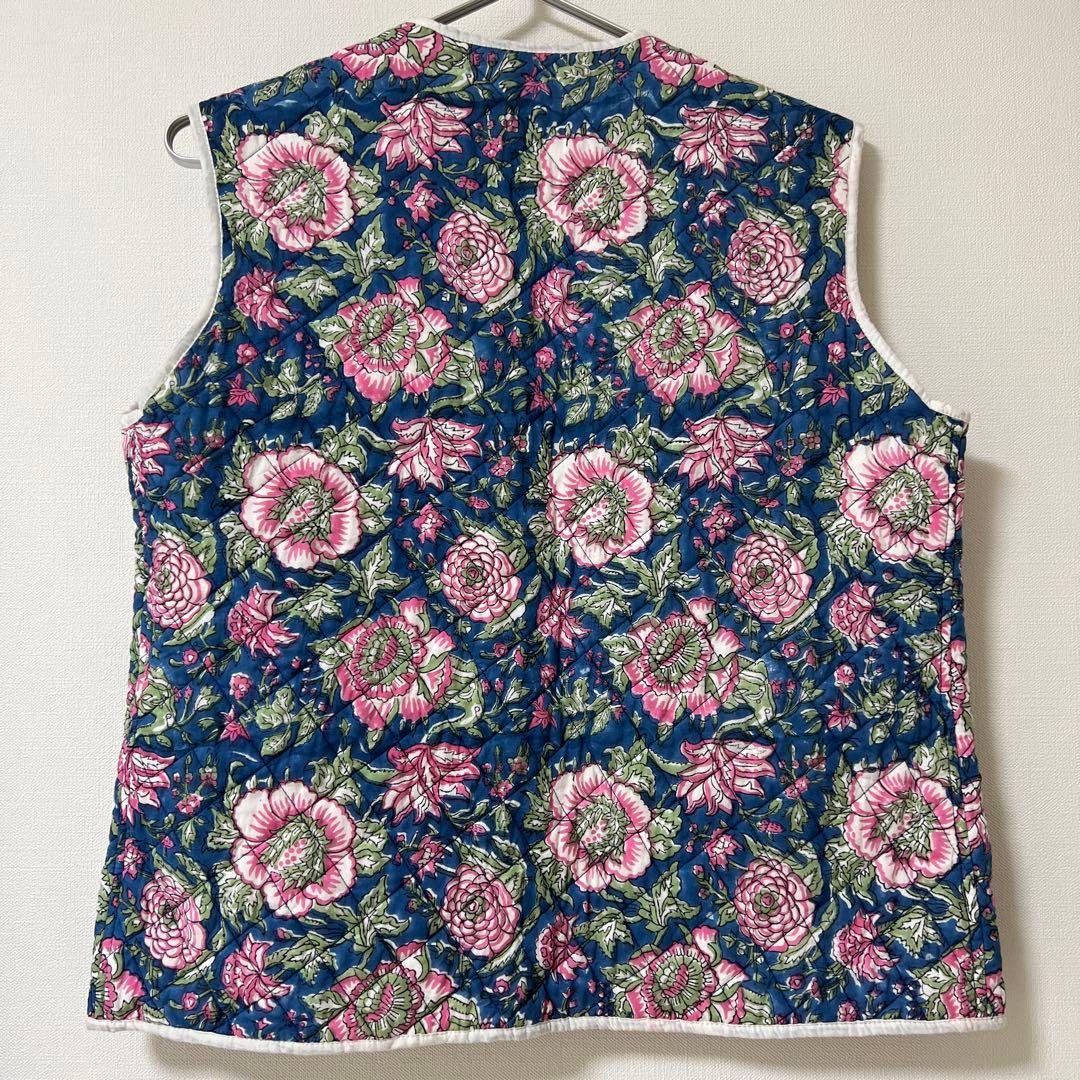 ハルモニチョッキ　キルトジャケット　花柄ベスト　リバーシブル　ポケット付き