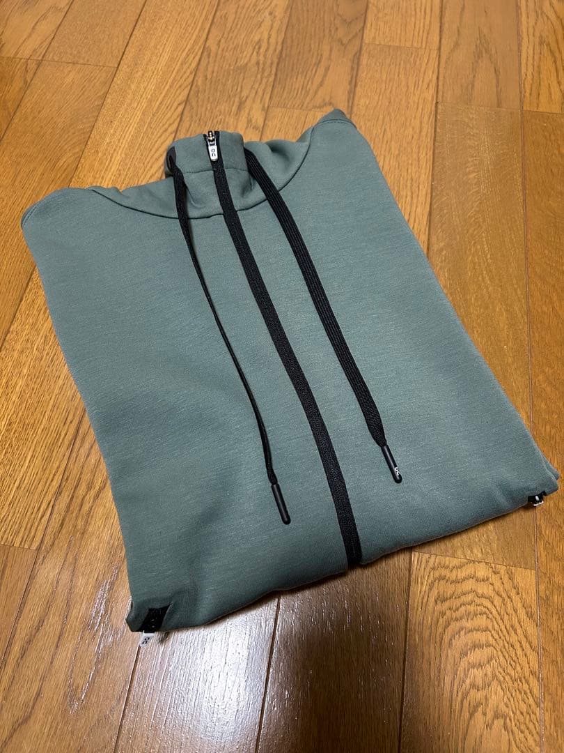 on ジップフーディー　ジップパーカー
