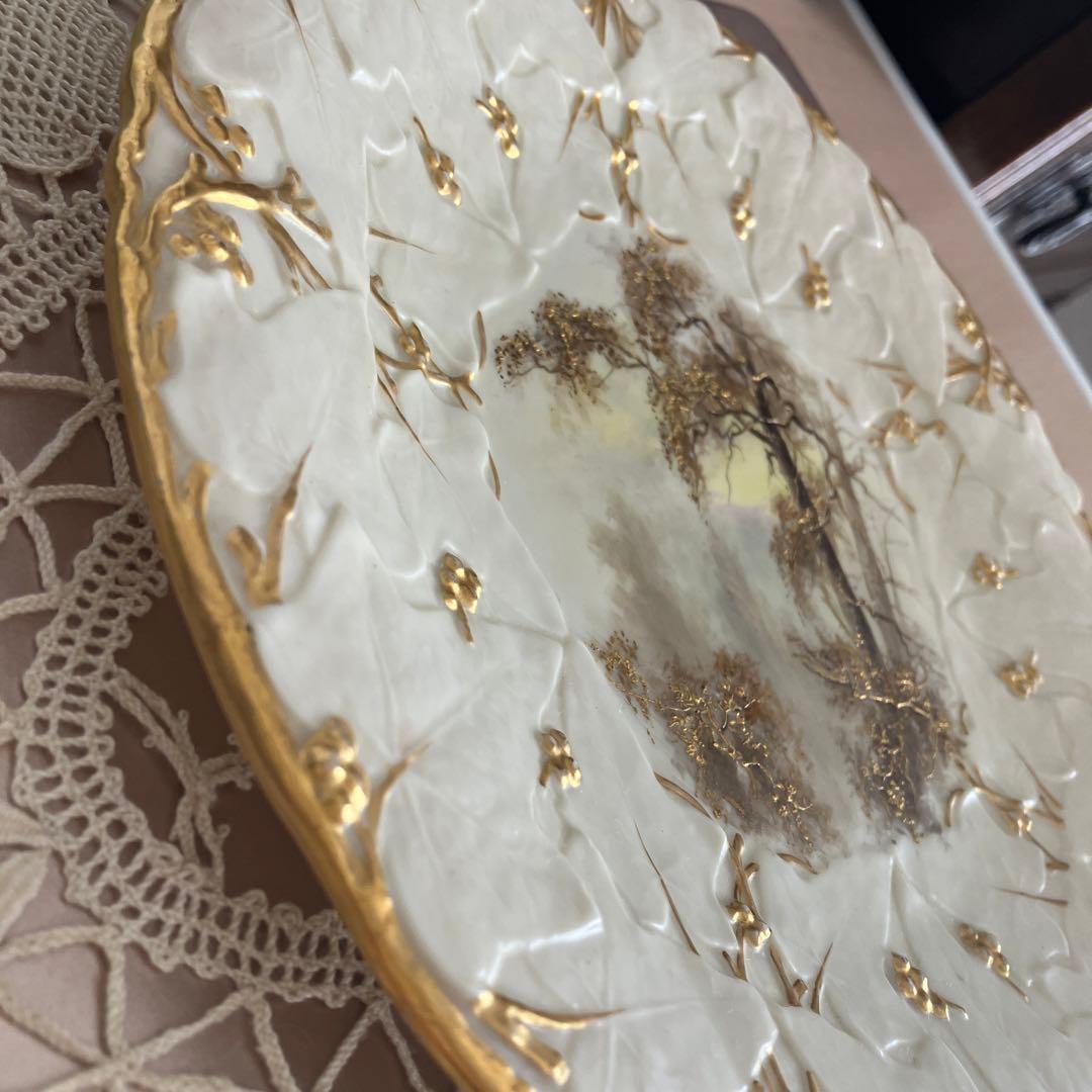  China Works 　アイビーレリーフ　盛金彩　冬の木立風景画皿