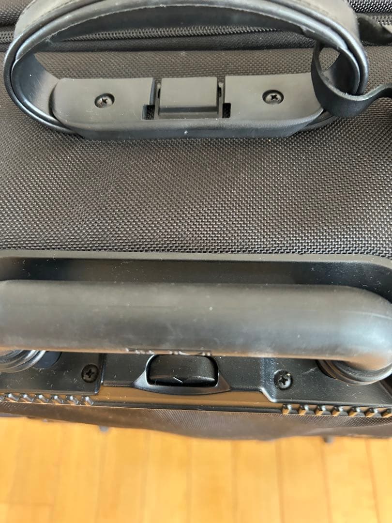 トゥミ　キャリーケース　容量可変式