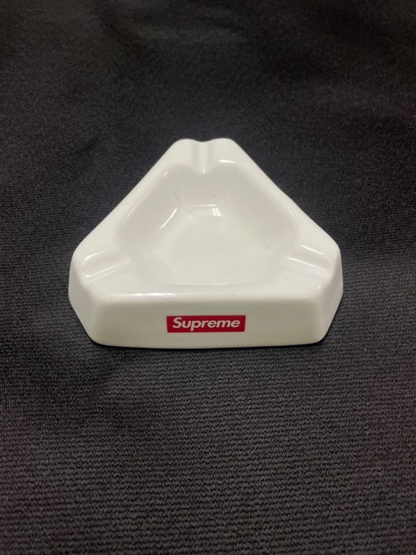 Supreme 三角形灰皿 ホワイト