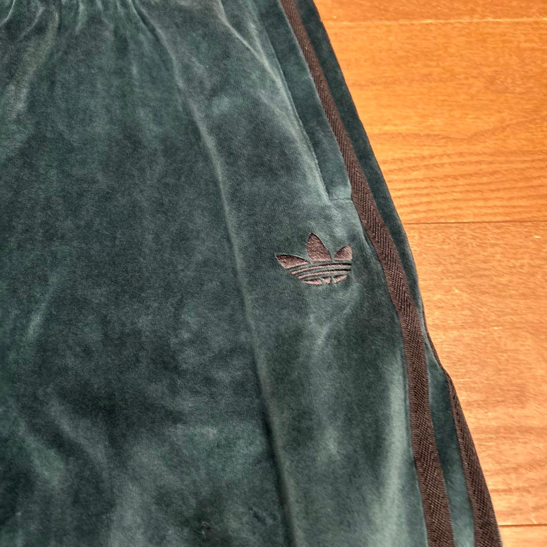 新品 アディダス adidas メンズ・ベロアトラックパンツ XL グリーン