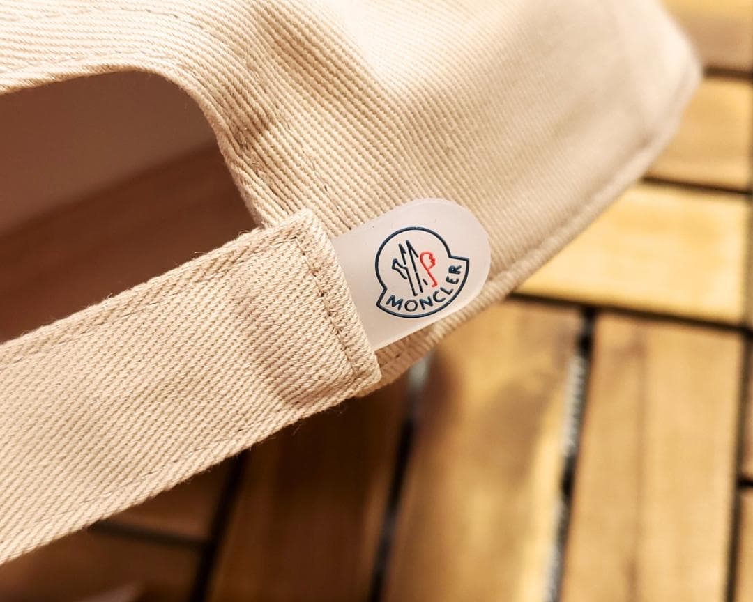 ペコ★新品 タグ付 モンクレールキッズ レディースOK キャップ Lサイズ