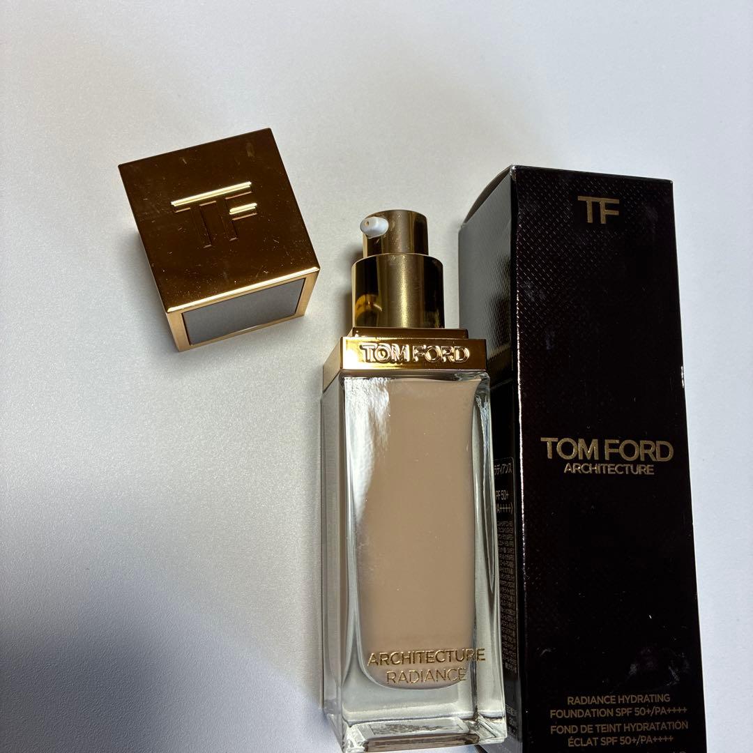 TOMFORD新作アーキテクチャーラディアンスハイドレーティングファンデーション