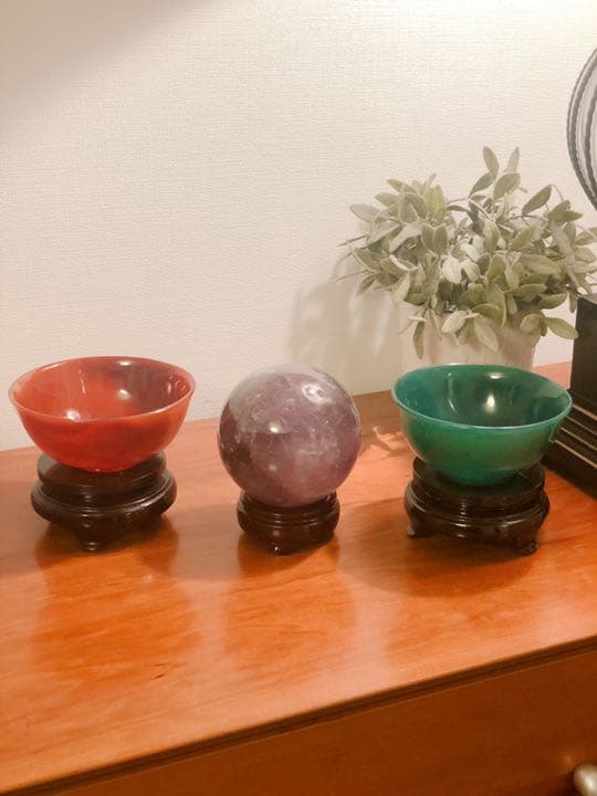 中国博物館所蔵　翡翠２つ、水晶一つの三点セット