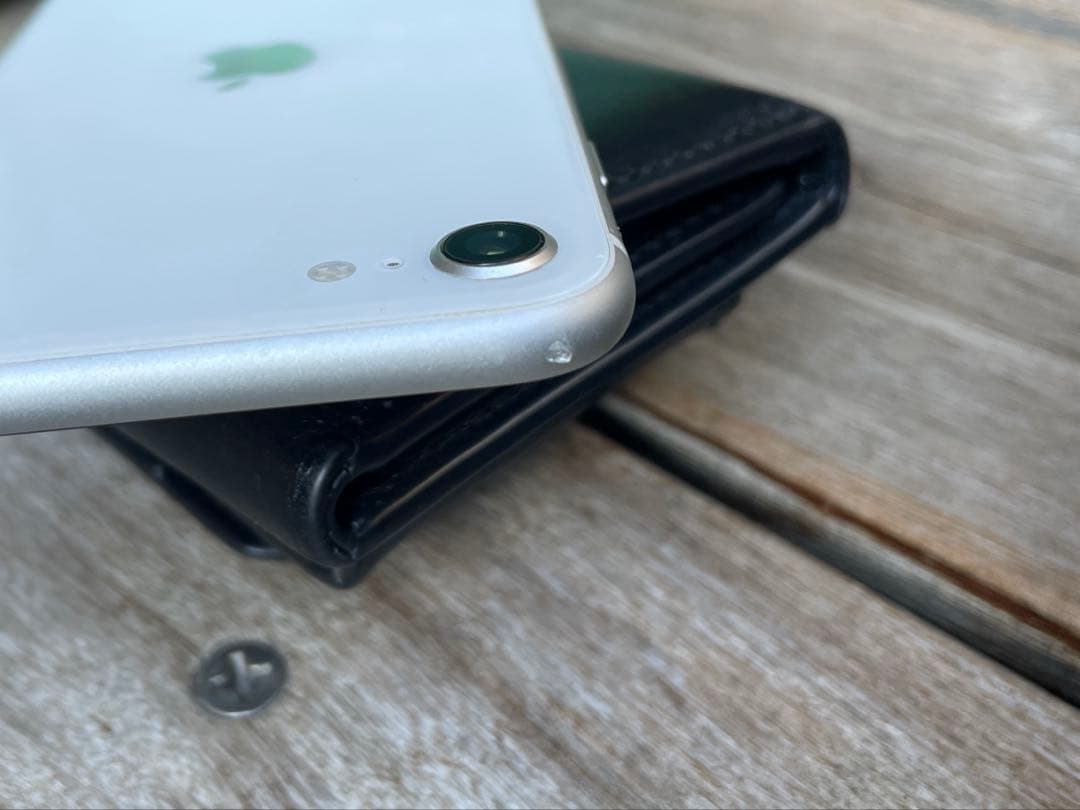 iPhone SE 第2世代 64GB ホワイト　SIMフリー