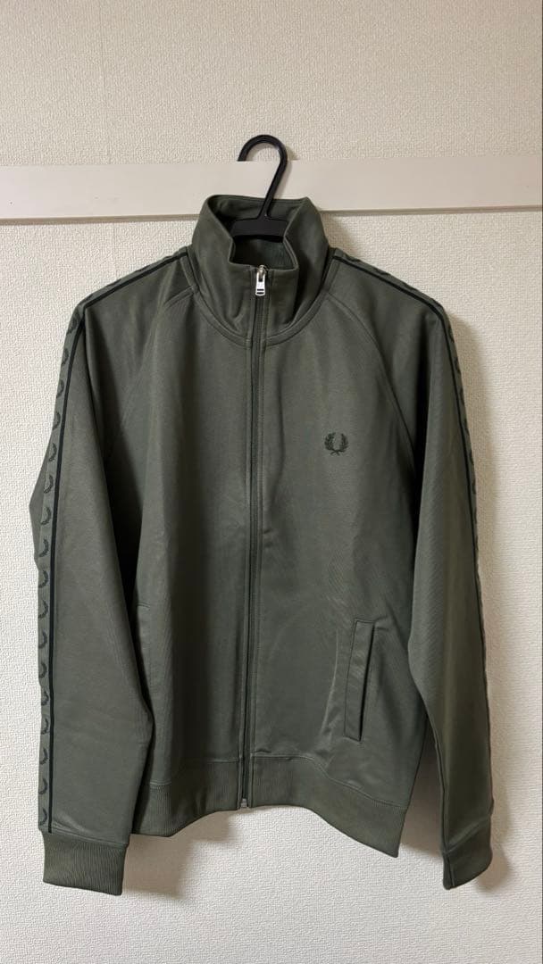 Fred Perry オリーブ ジップアップジャケット