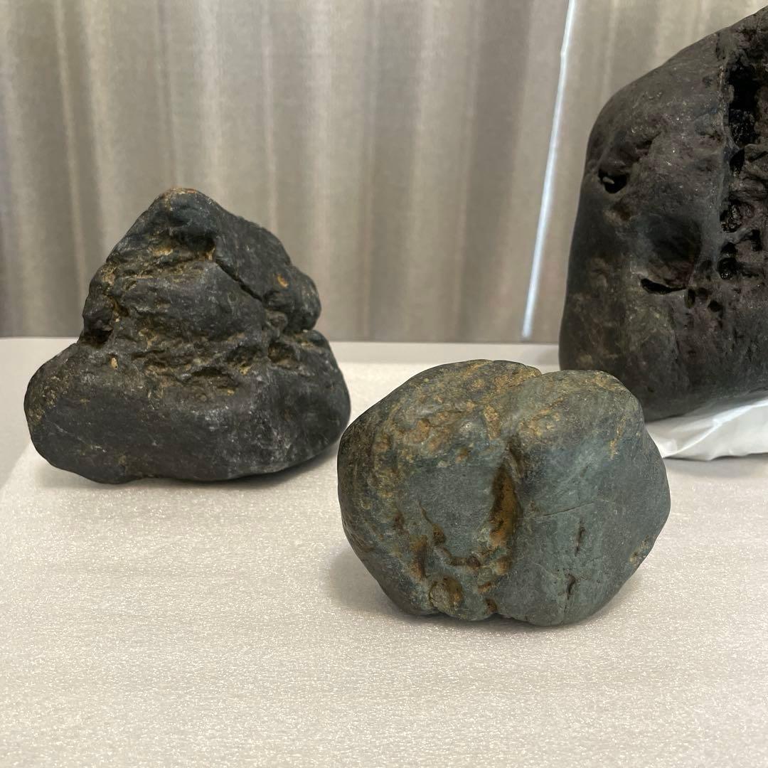 八海石　天然黒石　5個セット 水槽用レイアウト　10.7kg