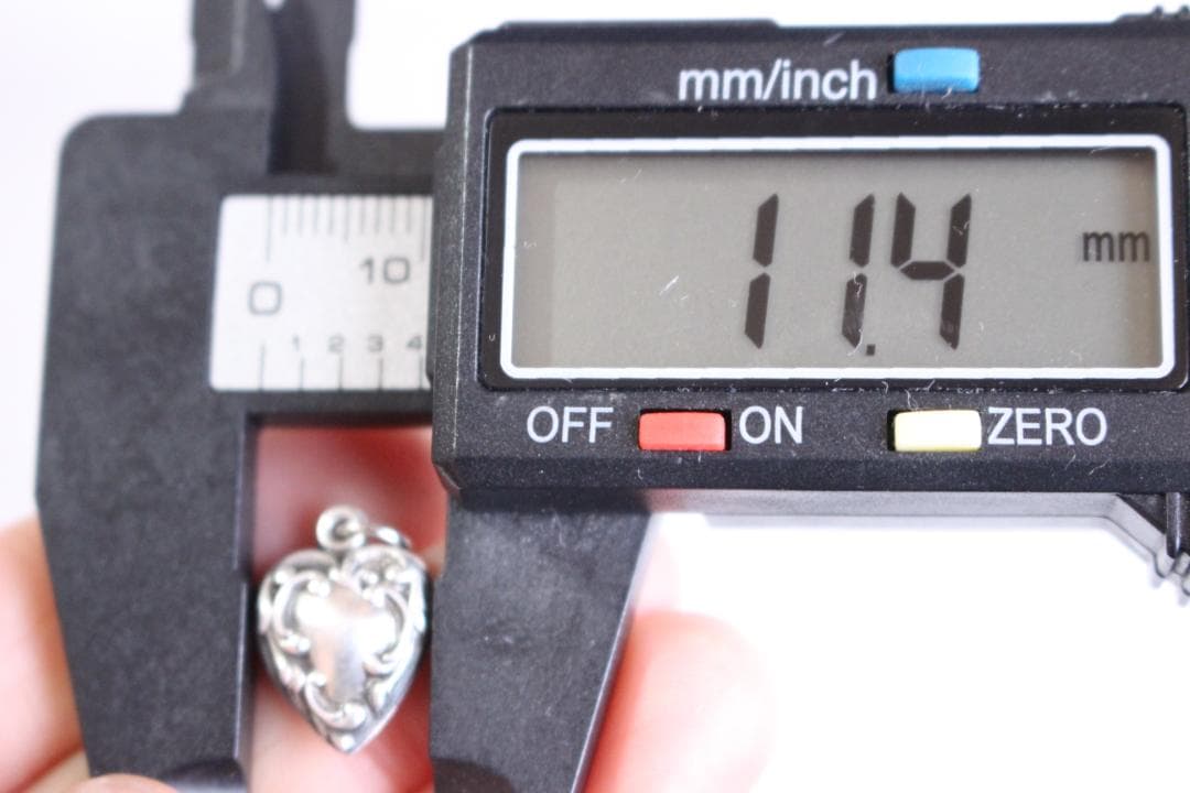 30s　スウィートハートジュエリー　波　スクロール　アールデコ　NAVY 古着に