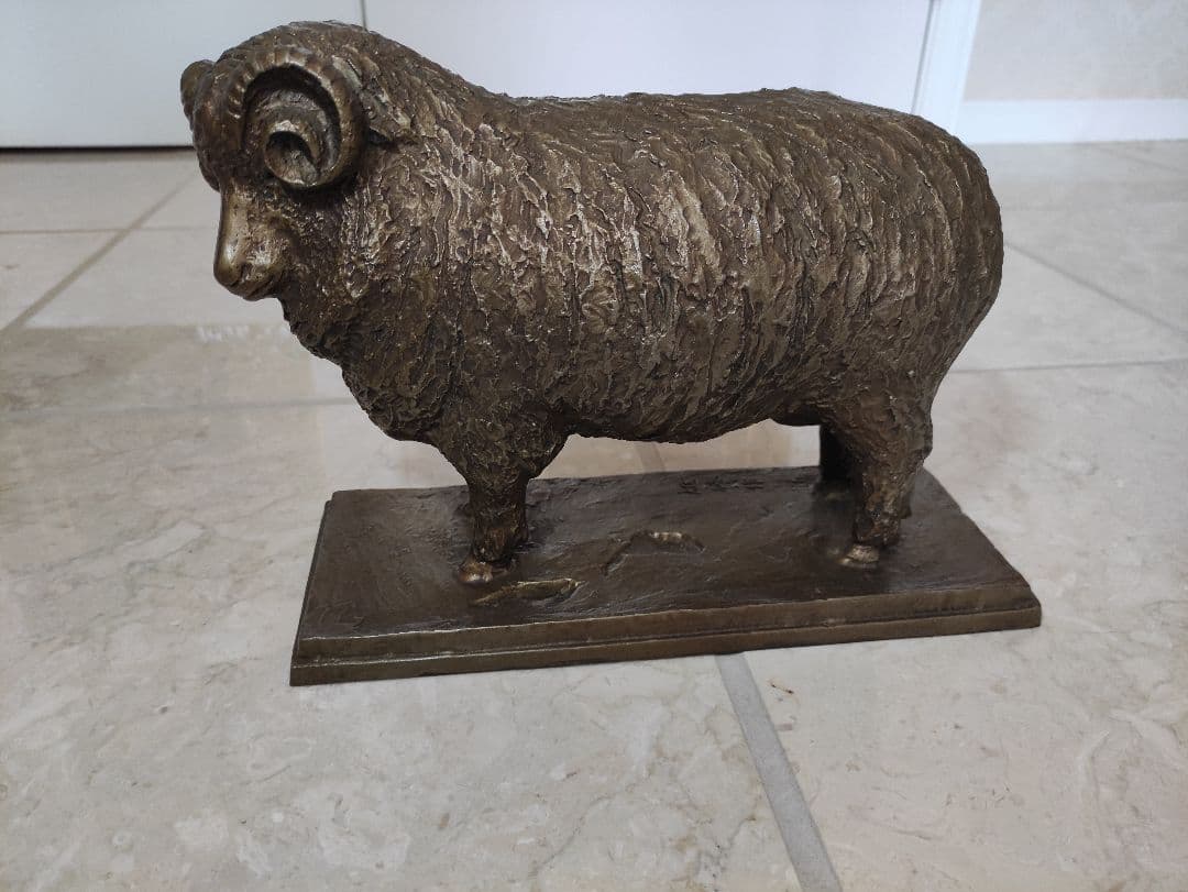 羊　ひつじ　銅製　ブロンズ　高級　重い　８ｋg以上　安らぎ　癒し　平和　創造