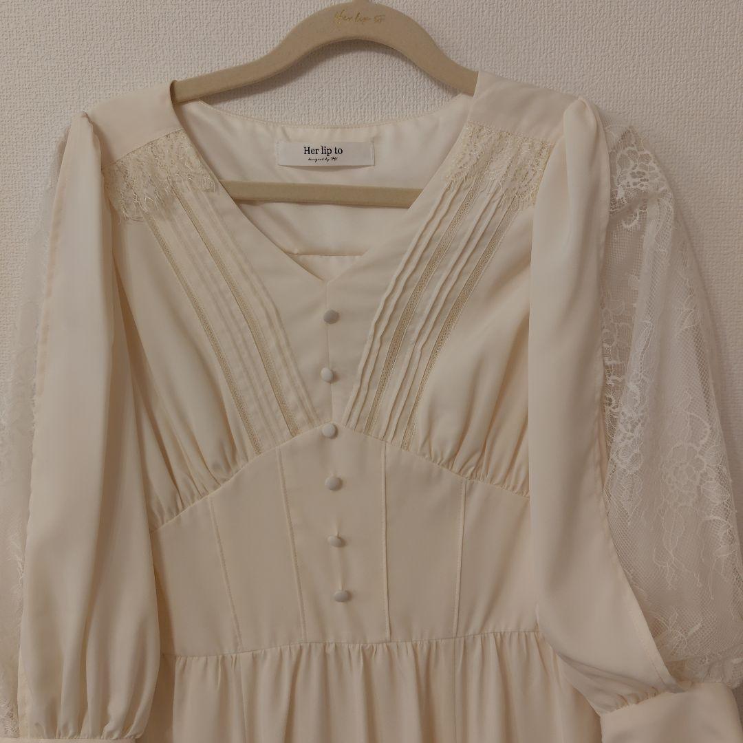 新品♡Herlipto Lace Sleeve Creep Long Dress