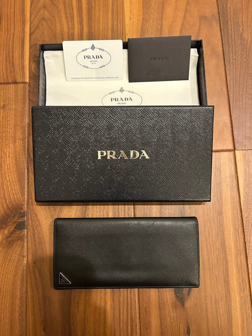 ロ*】様 ✴︎美品 PRADA 長財布 箱・ギャランティカード付き✴︎