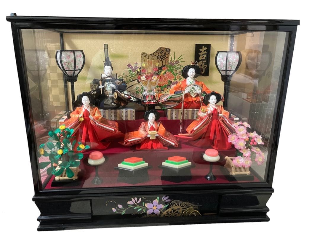 吉野　雛人形　子供用羽織り付き（御被布）大三五・五人ケース　ガラスケース付　3段
