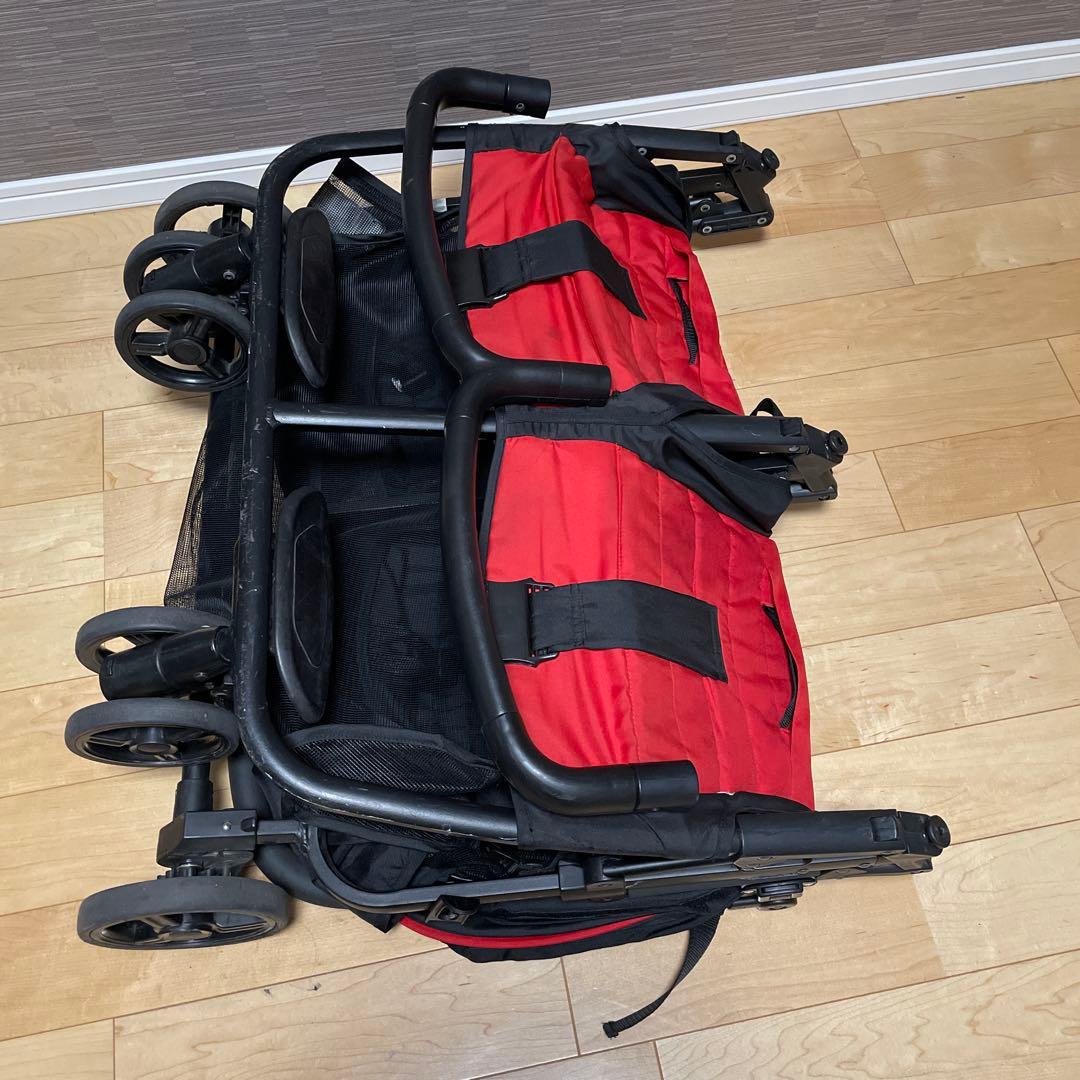 ココロンツイン　ベビーカー　レッド　双子　おまけつき