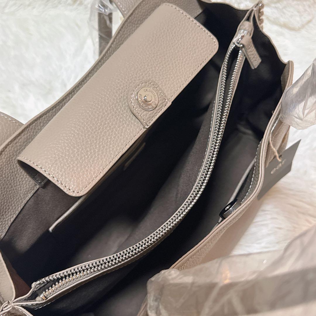 m 8　イアパピヨネ　スタッズトートバック　ベージュ　タグ付　牛革