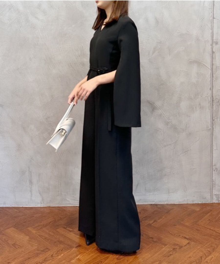 anuans スリットスリーブジャンプスーツ