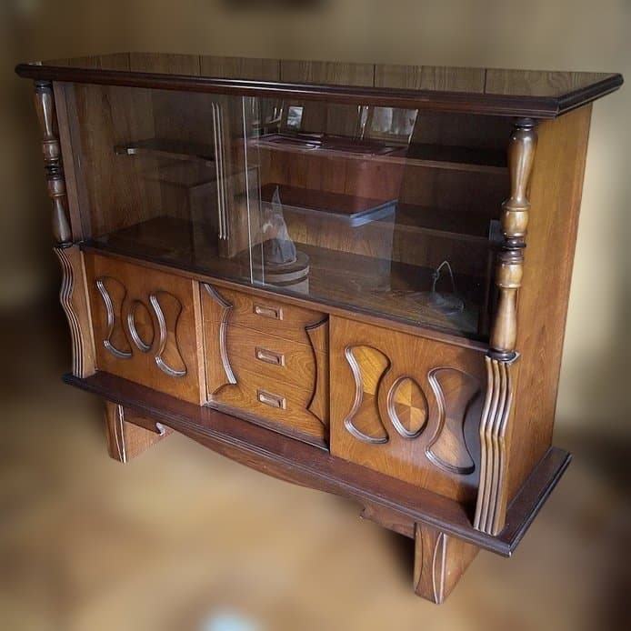 サイドボード　飾り棚　食器棚　木製　茶色　ブラウン　昭和レトロ　レトロ