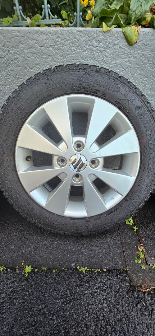 スズキワゴンR純正ホイール スタッドレスタイヤ14インチグッドイヤーアイスナビ6