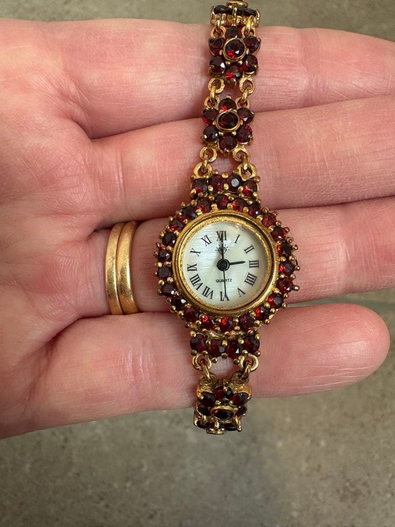 ☆SV925 ガーネット装飾 アンティーク調 レディース腕時計 クォーツ