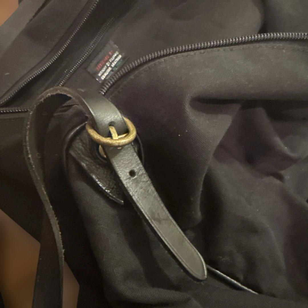 イルビゾンテ　手持ちと肩掛けの2WAY ボストンバッグ　ブラック