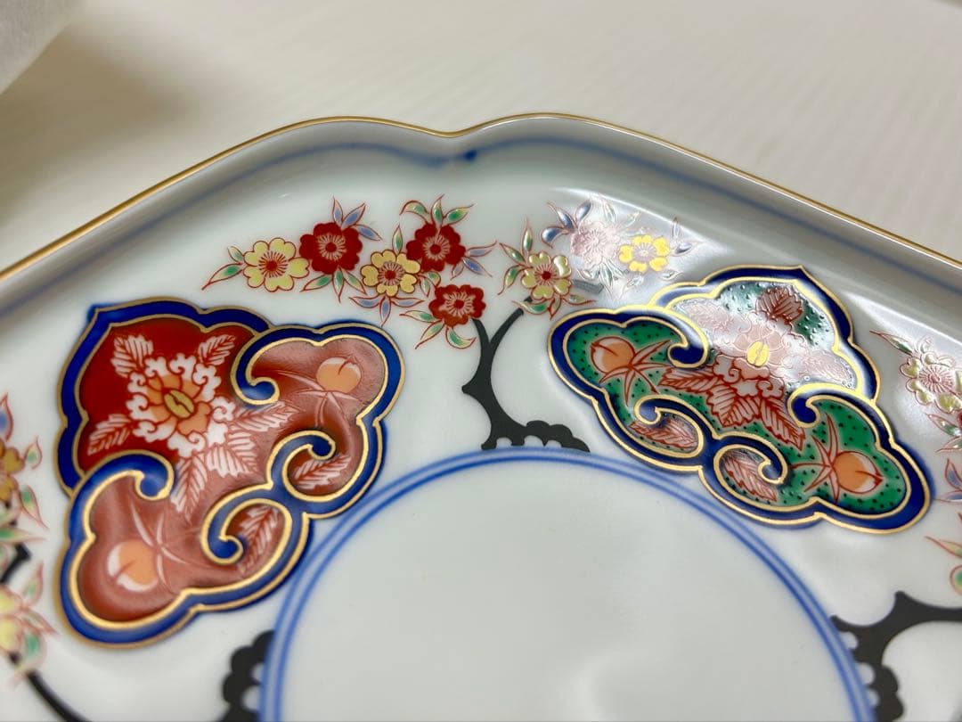 有田焼　其泉窯　四方木甲桜花文 銘々皿　5枚　金彩　盛皿　染錦桜花紋