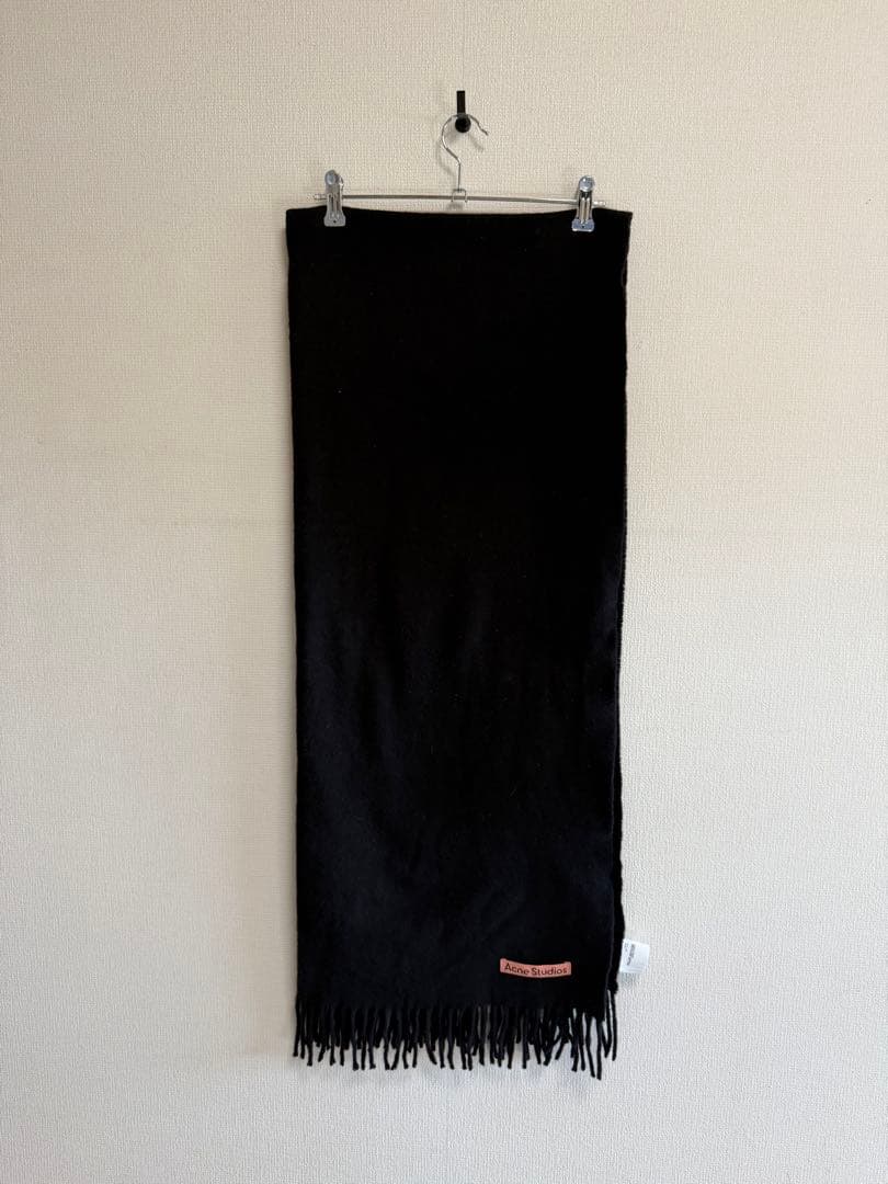 Acne Studios ブラックマフラー 200x70cm