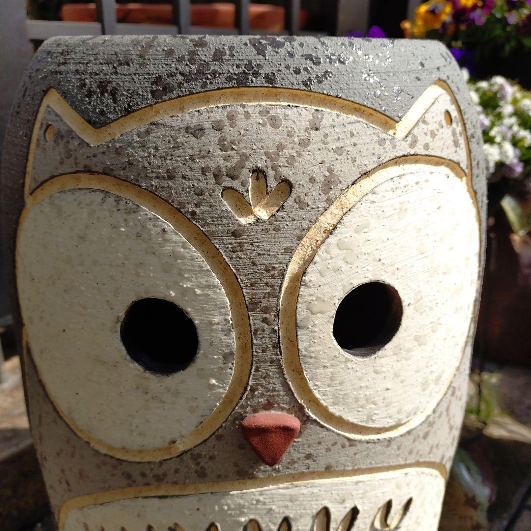 信楽焼　ふくろう彫傘立て