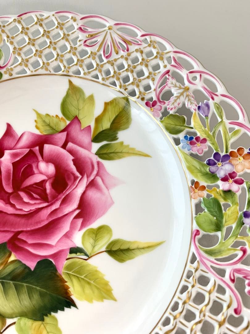 【HEREND】薔薇　プレート　ピアス